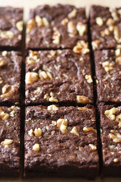 Filled Brownies, Scratch Brownies, Walnut Brownie Recipe, Walnut Brownie, Chocolate Walnut Brownies, Fudge Brownie Recipe, Walnut Fudge, Walnut Brownies, Best Brownie Recipe