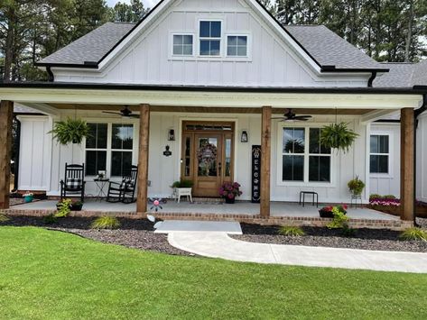 White Gel Stain, White Farmhouse Exterior, Rustic Barndominium, Ranch House Exterior, Small Barndominium, Black Roof, Porch Remodel, House Front Porch, Bedroom Barndominium