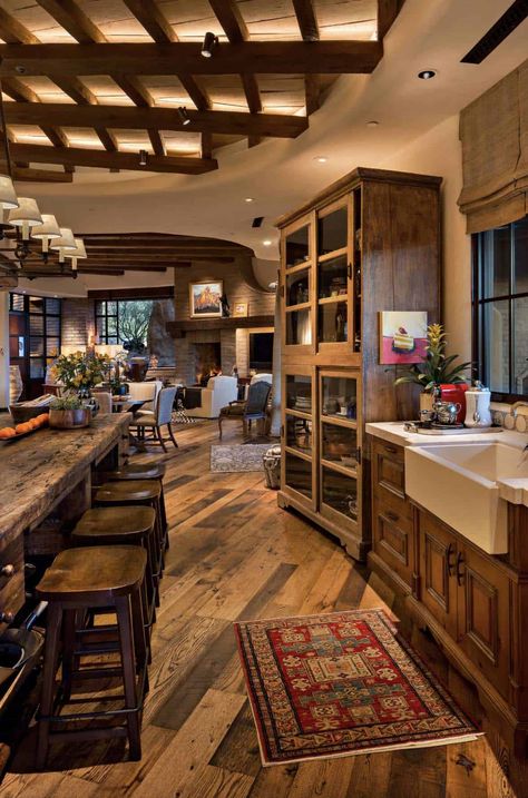 This gorgeous Southwest style house has epic Arizona desert views Adobe House Interior Design, Desert Homes Interior, Arizona Bedroom, Dream Apartments, Southwest Style Home, Ranch Property, Cave Design, Santa Fe Home, Adobe Home