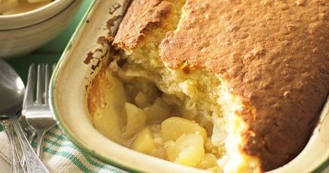 Apple Sponge Pudding, Apple Sponge Cake, Sponge Pudding, Easy Baked Apples, Baked Apple Dessert, Hot Desserts, Sponge Recipe, Baked Apple Recipes, Desserts With Few Ingredients