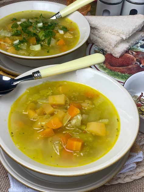 Old-Fashioned Golden Vegetable Soup - Traditional Plant-Based Cooking Vegetable Cups, Veggie Soup Recipes, Vegetable Gravy, Onion Leeks, Vegan Starters, Leftovers Soup, Parsley Potatoes, Pureed Soup, Veggie Stock