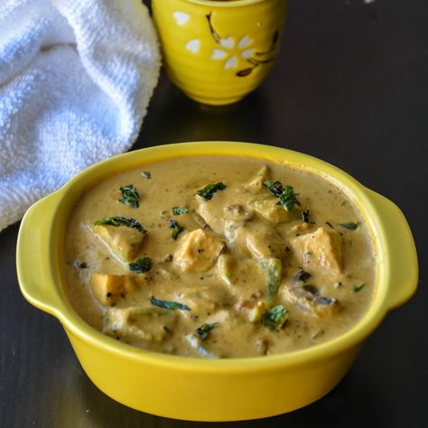 Paneer Mushroom Bell Pepper curry - Relish The Bite Recipes With Paneer, Butter Paneer, Paneer Curry, Mushroom Curry, Cooking Cream, Vegetarian Indian, Paneer Recipes, Indian Food Recipes Vegetarian, Indian Dishes