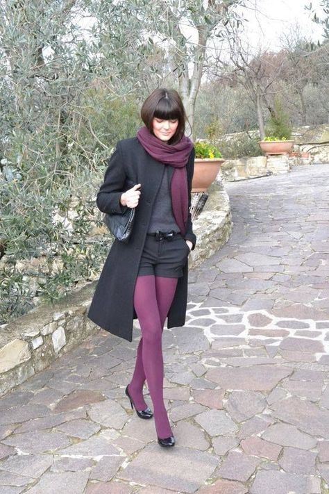 Pantyhose Outfit, Colored Tights Outfit, Purple Tights, Sock Outfits, Colored Tights, Looks Street Style, Fashion Tights, Tights Outfit, Looks Style