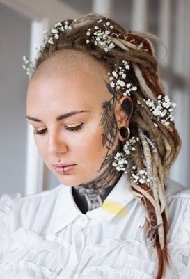 Skullet Hair, Half Head Shaved, New Hair 2023, Style Dreadlocks, Undercut Mohawk, Extreme Hairstyles, Shaved Hair Women, Forced Haircut, Funny Hair