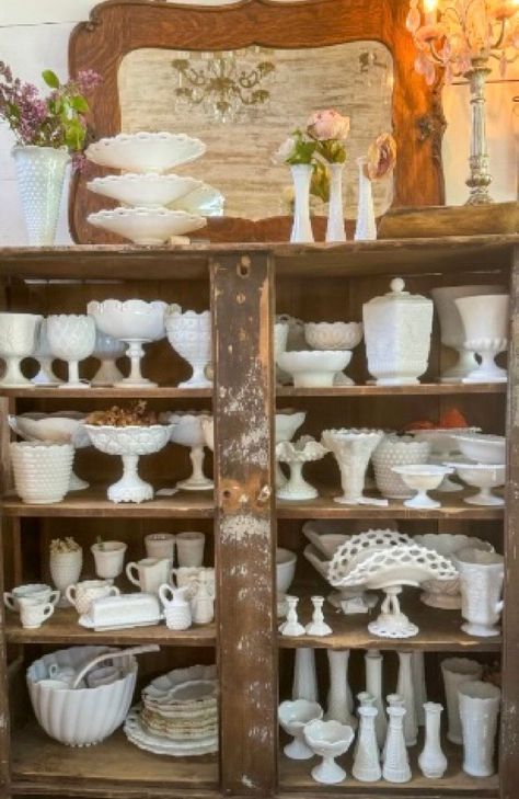 Vintage Milk Glass various items. Always adding more! Milk Glass Display, Milk Glass Centerpiece, Trendy Farmhouse Kitchen, Milk Glass Decor, Antique Booth Ideas, Milk Glass Collection, Milk Glass Bowl, Booth Display, Glass Bathroom