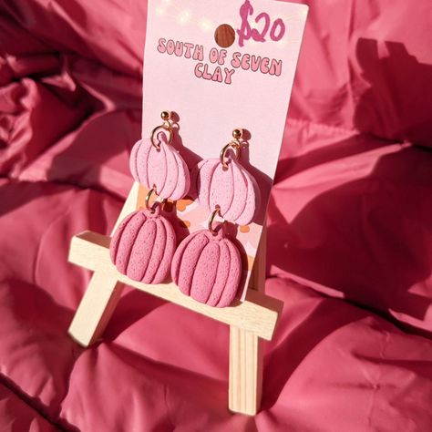 Clay Earrings Halloween, Cute And Spooky, Pink Pumpkin, Earrings Fall, Earrings Halloween, Pink Pumpkins, Pumpkin Earrings, Fall Earrings, Earrings Cute