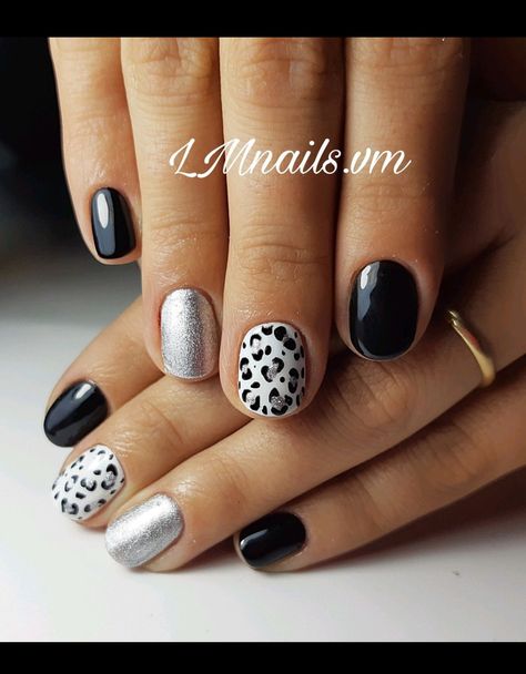 Mail Art Ideas For Short Nails, Winter Leopard Nails, Grey Leopard Nails, Cheetah Accent Nails, Short Cheetah Nails, Leopard Nails Short, Short Leopard Nails, Leopard Nail Ideas, Uñas Animal Print