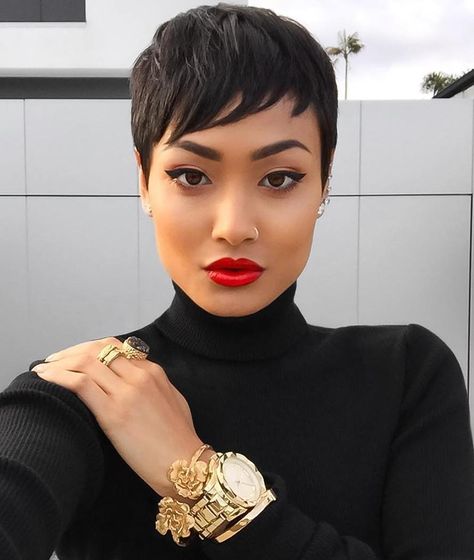 50 Adorable Short Haircuts for Black Women Weave Bob, Short Bangs, Sassy Hair, Quick Weave, Short Black Hairstyles, Penteado Cabelo Curto, New Haircuts, Short Wigs, Short Blonde Hair