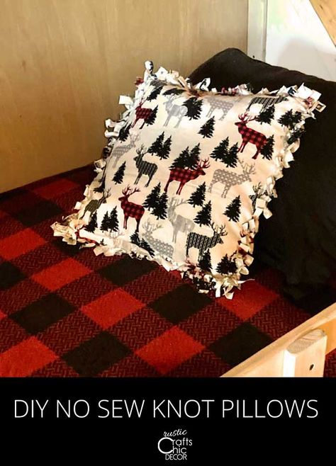 No Sew Pillow Covers, Tie Pillows, Christmas Pillows Diy, Knot Blanket, Fleece Projects, No Sew Blankets, Rustic Decorating, Fleece Pillow, Make A Tie