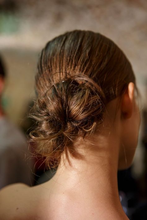 50+ Trends From Milan Fashion Week to Add to Your Spring 2017 Beauty Report Italian Beauty Secrets, Cleopatra Beauty Secrets, Italian Hair, Italian Girl, Runway Beauty, Italian Beauty, Anti Aging Beauty, Diy Beauty Hacks, Ingrown Hair