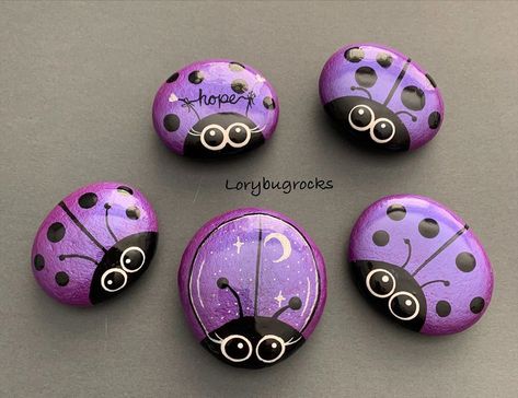 Painting Rocks Ideas Ladybugs, Rock Painting Ideas Purple, Purple Rock Painting Ideas, Purple Painted Rocks, Rock Bugs, Color Shift Paint, Elephant Pottery, Ladybug Rocks, Purple Flash