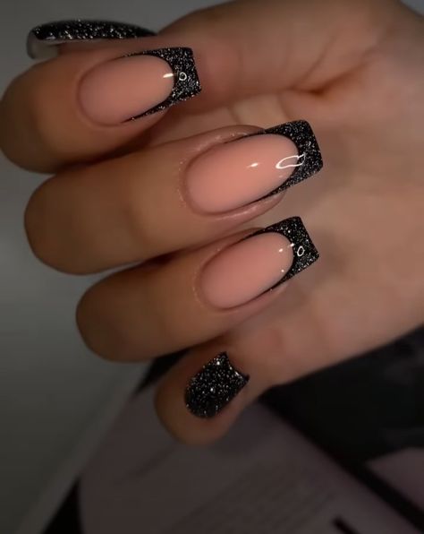 Glitter Black Tip Nails, Black Nails Silver Design, Nails Sparkly French Tip, White Hoco Nails, Black Glitter French Tip, Hoco Nails Acrylic, Nail Art With Gems, Sparkly French Tip, French Tip Nails Black