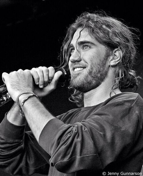 My ultimate life distraction aka Matt Corby. Matt Corby, Outdoors Quotes, Tattoos Animals, The Wombats, Ginger Beard, Beard Tattoo, Outfits Hombre, Education Humor, Man Bun