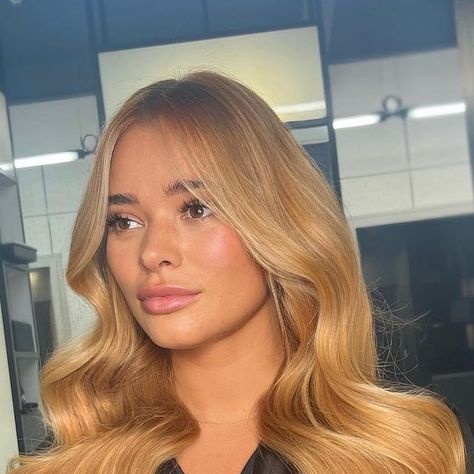 James Begley Hair & Makeup Liverpool on Instagram: "Golden Apricot Dream 🍑   This is one of my favourite colours EVER to do, my crazy gorgeous friend Beth has had this colour for years and everyone always asks for it!   Matching her colour to extensions has always been a nightmare, but this time we tried @wonderweft and when i say the colour matched perfectly it was a dream 🙌🏻 shes wearing a mix of “Apricot” and “Mixed copper blonde” in 22 inch 200g and its like silk!   Ps i couldn’t decide which pic i liked better 🤷🏽‍♂️  #copperblonde #copper #hairextensions #redhead #blondes #wavyhair #liverpool #picoftheday #hairoftheday #love #jbliverpool" Apricot Blonde Hair, Apricot Blonde, Blonde Copper, Copper Blonde, A Nightmare, Strawberry Blonde, Wavy Hair, Redheads, Hair Inspo