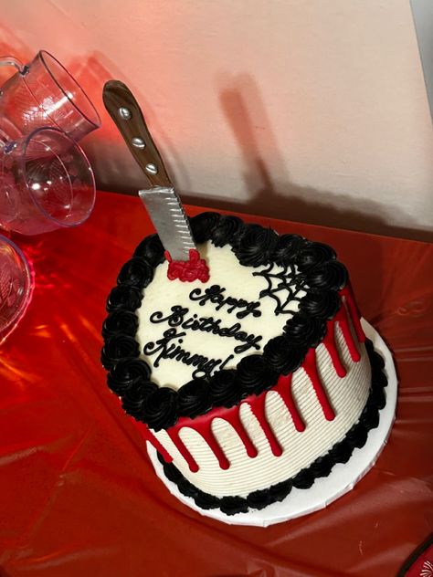 Spooky Birthday Cake Ideas, Cake With Knife In It, Spooky Season Birthday Cake, Halloween Party Cake Ideas, Halloween Party Food Scary, Slasher Birthday Cake, Slasher Cake Ideas, Scream Inspired Cake, Halloween 18th Birthday Cakes