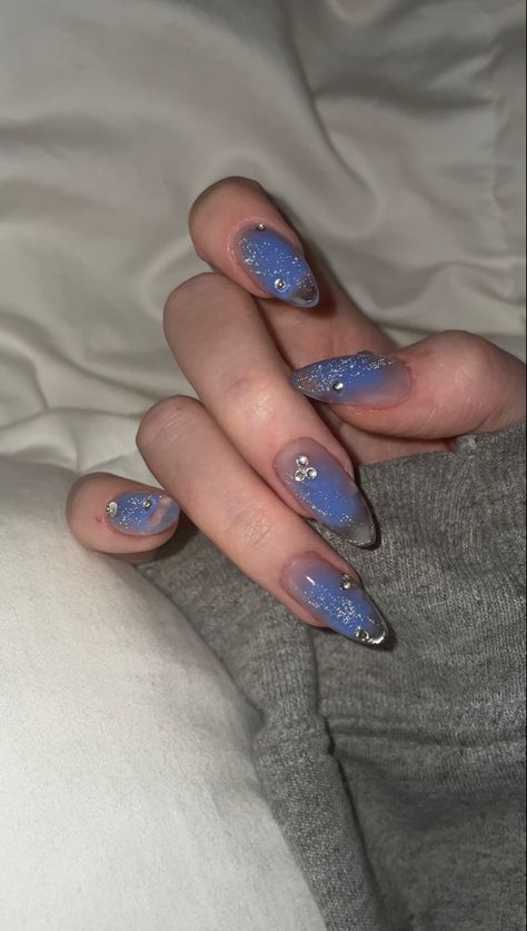 Blue Acubi Fashion, Transparent Blue Nails, Long Clear Acrylic Nails, Nails Y2k Almond, Blue Clear Nails, Y2k Nails Almond, Y2k Nails Blue, 2000s Acrylic Nails, Blue Y2k Nails