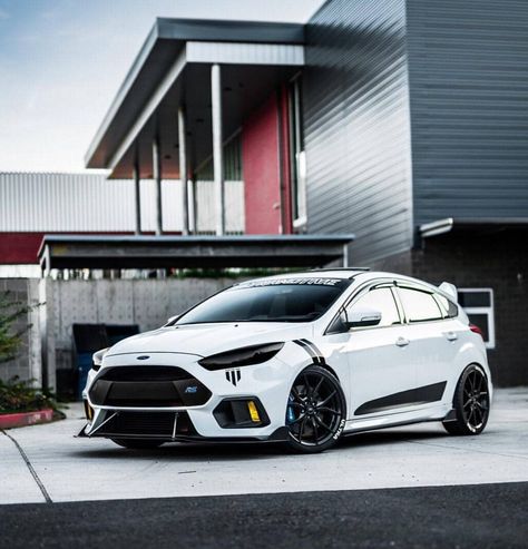 #ford #carappeal Ford Focus Hatchback, Ford Rs, Hatchback Cars, Ford Fiesta St, Ford Focus Rs, Focus Rs, Ford Focus St, Exotic Sports Cars, Ford Raptor