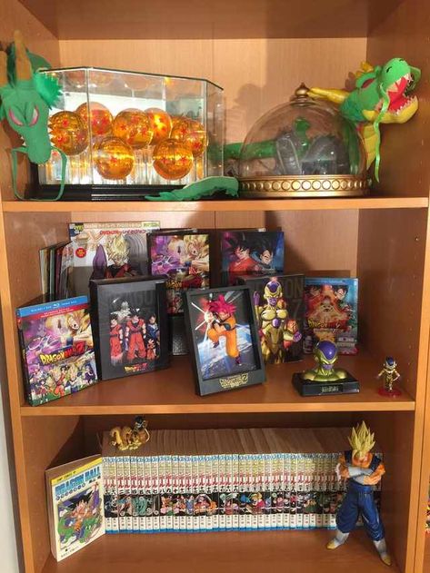 Dragon Ball Z Game Room, Dragon Ball Room Decor, Anime Bedroom Ideas, Batman Room, Boys Game Room, Nerd Room, Collection Ideas, Cool Dragons, Lego Room