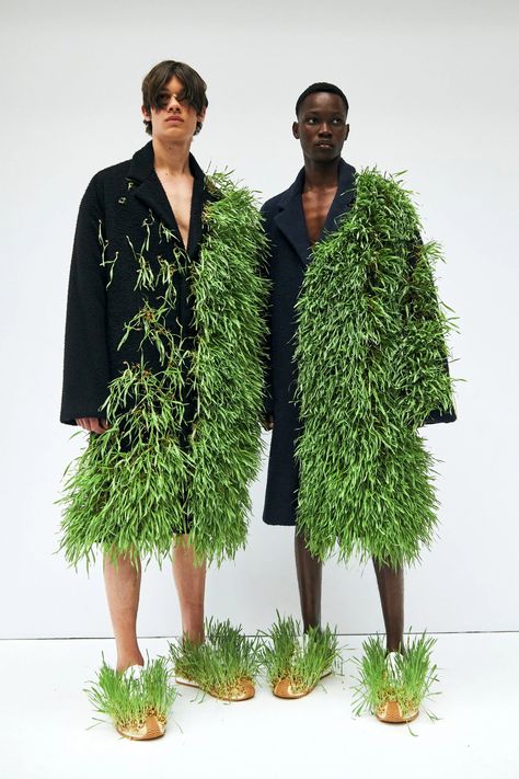 Haute Fashion, Spanish Fashion, Spring 2023, Live Plants, Textile Design, Creative Director, Paris Fashion, Paris Fashion Week, Sprouts