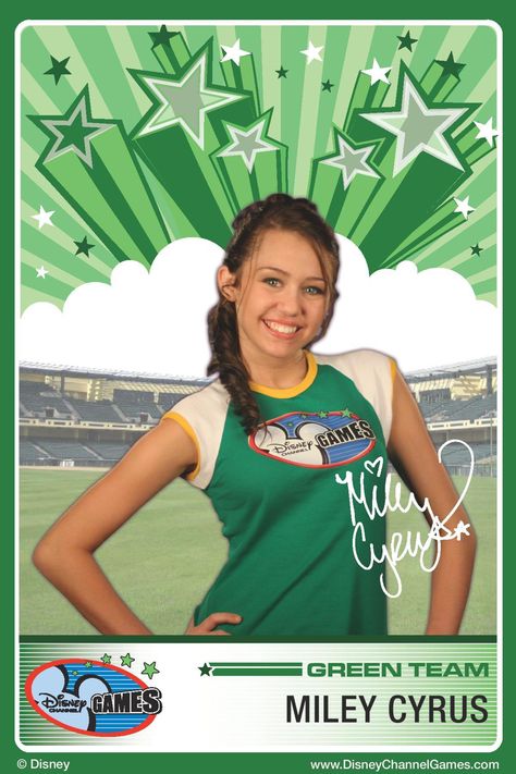 #mileycyrus #2007 Miley Cyrus Disney, Disney Channel Games, Hannah Miley, Disney Wear, Old Disney Channel, Miley Stewart, Gloria Trevi, Disney Channel Shows, 24th Birthday