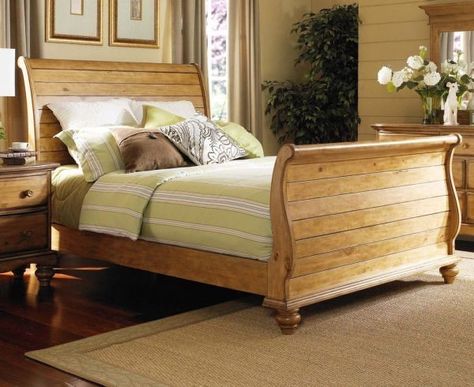 50 Sleigh Bed Inspirations For A Cozy Modern Bedroom Hampton Bedroom, Hamptons Bedroom, Cream Bedroom Furniture, Pine Bedroom, Pine Bedroom Furniture, 5 Piece Bedroom Set, Cama King Size, Sleigh Bed, Hillsdale Furniture