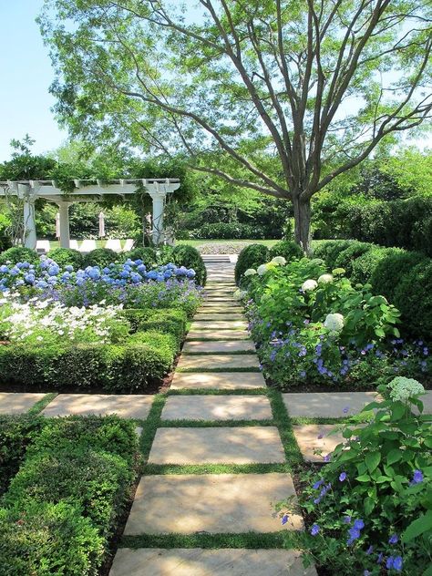 Stone Garden Paths, Walkways Paths, Garden Walkway, Garden Makeover, Stone Garden, Stone Path, Landscape Architects, Formal Gardens, Square Stone