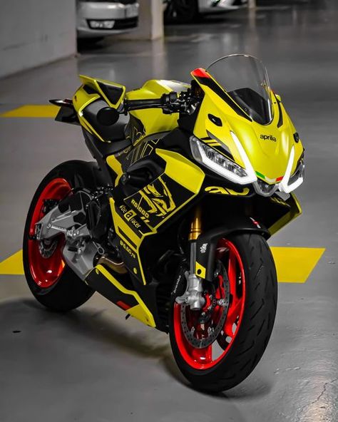 Aprilia rs 660 on Instagram: "Uwu 💛 Stay tuned and don’t forget to follow😇 Ride safe ✌🏻 📸 @6.60_rs Partnership 🫶 @arma_speed @bumper.assurance #aprilia #rs660 #apriliagram #dreambike #instagood #bikeride #motorcycle #bikelife #ride #mybike #superbikes #motorcycles #biker #moto #motorracing #motorsport #motolife #motorsportphotography #bearacer #custombike #motorcyclelove #instabike #underground #bikerphoto #bikepacking #europeanbikers #underground #superbikesgram #motolife #brembo #super Sport Bike Rider, Aprilia Rs 660, Simple Girl Outfits, Aprilia Motorcycles, Best Motorbike, Stylish Bike, Image Moto, Vespa Scooter, Motorcycle Wallpaper