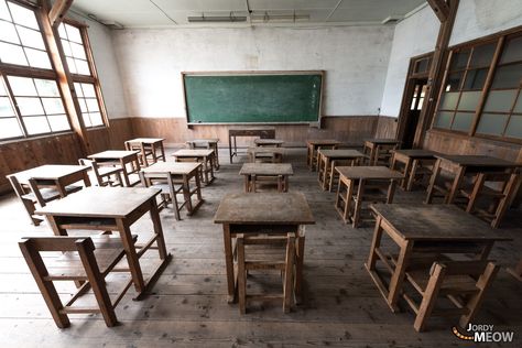 abandoned, haikyo, ibaraki, japan, japanese, kanto, ruin, school, urban exploration, urbex Abandoned Classroom, Japanese High School, Factory Architecture, Abandoned Factory, Creepy Stuff, Ibaraki, Natsume Yuujinchou, The Cradle, Blue Curtains