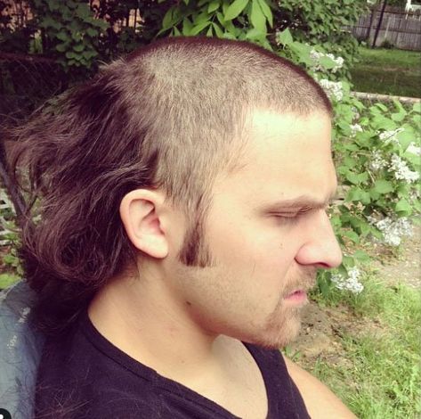 13 Badass Skullet Haircuts for Men in 2021 - The Trend Spotter Bad Mens Haircut, Flo Haircut Men, Skullet Hair, Skullet Haircut, Beard Cut Style, 2023 Haircut Trends, Haircut Trending, Firelord Zuko, Bald Haircut