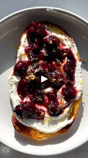 Trine Kjær, Whipped Cheese, Blueberry Toast, Shoots Ideas, Dairy Free Cream, Cherry Jam, Brunch Recipe, Delicacy Food, Cheese Spread