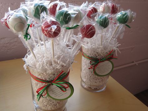 photo Christmas Cake Pop Display, Cake Pop Display, Purple Cake Pops, Holiday Deserts, Holiday Cake Pop, Perfect Cake Pops, Flower Cake Pops, Cake Pop Bouquet, Valentine Cake Pop