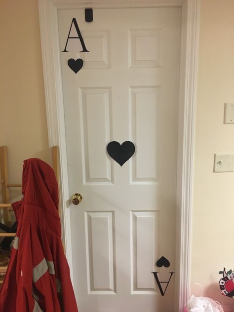 playing card door decorations for a casino party! #casino #poker #redandblack Casino Themed Bedroom, Las Vegas Party Decorations Diy, Vegas Birthday Decorations, Deck Of Cards Decorations, Casino Night Party Decorations Diy, Casino Theme Party Decorations Diy Las Vegas Game Night, Casino Party Decorations Diy, Casino 50th Birthday Party, Gambling Theme Party Ideas