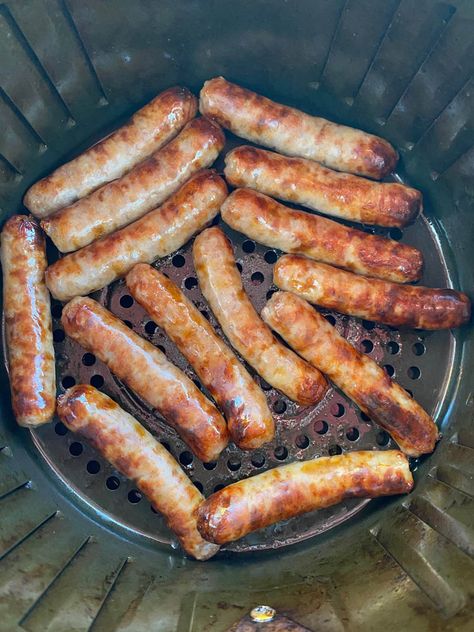 These air fryer breakfast sausage links are amazing! Just put breakfast sausages in the air fryer and it will cook them to perfection! So easy and delicious! Air Fryer Breakfast Sausage, Air Fryer Breakfast, Air Fryer Recipes Breakfast, Breakfast Sausage Links, Turkey Breakfast Sausage, Turkey Breakfast, Fried Breakfast, Cooks Air Fryer, Chicken Breakfast