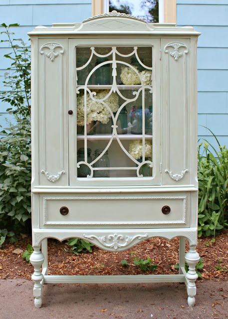 Heir and Space: A Jacobean China Cabinet Jacobean China Cabinet, China Cabinet Makeover, Muebles Shabby Chic, Antique China Cabinets, Painted China Cabinets, China Furniture, Cabinet Makeover, Diy Cabinets, Refurbished Furniture