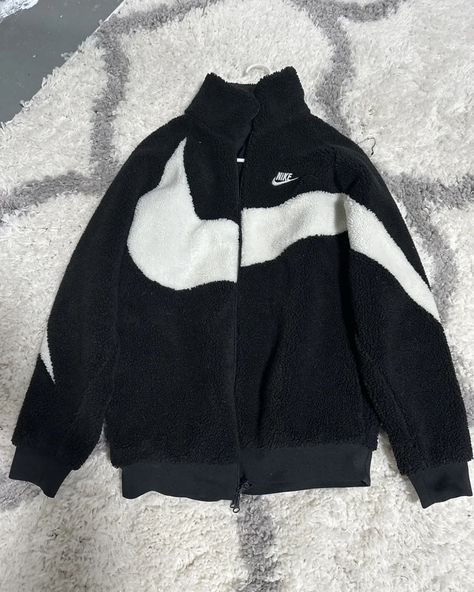 Reversible Fleece Jacket, Black And White Nike, Black And White Nikes, Mens Black Jacket, Nike Fleece, White Nike, Fur Jacket, Black Jacket, Coats Jackets Women