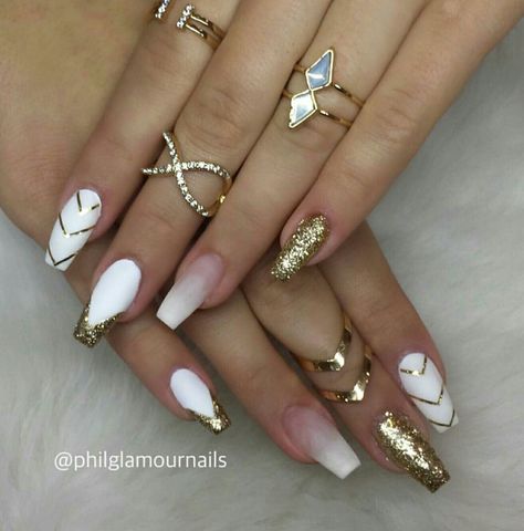 White and gold nails. Tapered Square Nails. Nails Grunge, Vegas Nails, Tapered Square Nails, Golden Nails, Gold Skin, Grunge Nails, Nail Swag, Uñas Acrilicas, Infinity Ring