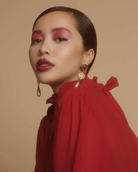 Michelle Phan, YouTube Beauty Star, On Why She Left Lip Tricks, Michelle Phan Makeup, Androgynous Makeup, Perfect Lipstick Shade, Classic Makeup Looks, Korean Natural Makeup, Michelle Phan, New Year's Makeup, Beauty Youtubers