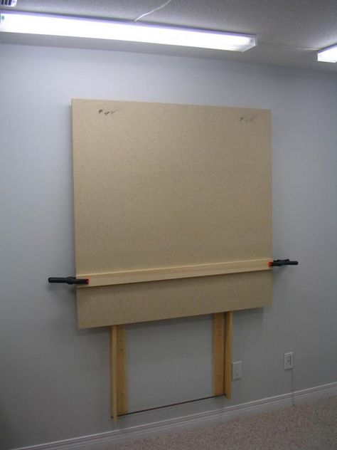 Plans for DIY large wall mount easel - WetCanvas: Online Living for Artists Wall Mount Easel, Wall Easel, Cardboard Easel, Diy Easel, Art Studio Storage, Diy Storage Rack, Art Studio Space, Art Studio Design, Artist Easel