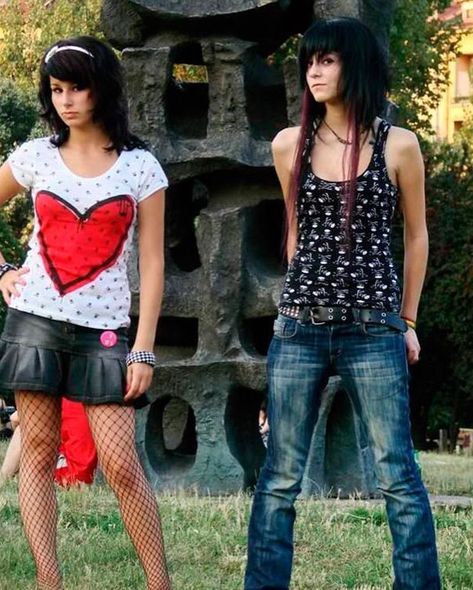 Scene Emo Fashion, Emo Scene Girls, 2000s Fashion Trends, Outfits 2000s, Scene Outfits, 2000s Outfits, Scene Girls, Scene Fashion, Scene Kids