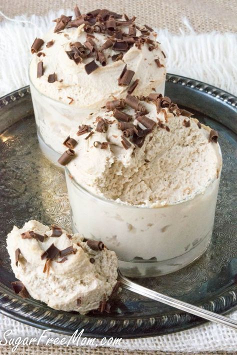 coffee mousse- sugar free, low carb- sugarfreemom.com Ricotta Mousse, Low Carb Coffee, Dolce Poche Calorie, Coffee Mousse, Pudding Chia, Desserts Keto, Postre Keto, Thm Desserts, Sugar Free Low Carb