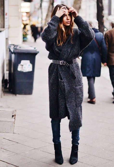 How To Wear Belts, Mantel Outfit, Belted Sweater, Pullover Outfit, Fashion Trends Winter, Winter Stil, Cardigan Outfits, Modieuze Outfits, Outfits Winter