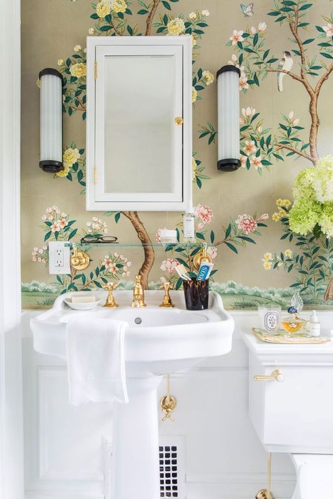 Powder room with chinoiserie wallpaper & art deco sconces Magical Interior, Gracie Wallpaper, Framed Medicine Cabinet, Chinoiserie Wallpaper, Green Bathroom, Guest Bathroom, Adjustable Shelves, Amazing Bathrooms, Simple Decor