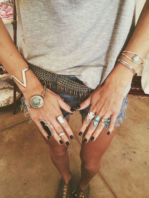 Stile Boho Chic, Stacked Rings, Rings And Bracelets, Boho Mode, Estilo Hippie, Bohol, Mode Inspo, Hippie Chic, Arm Candy