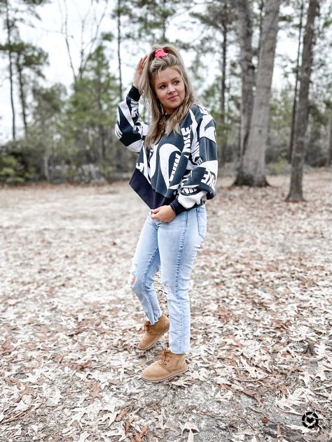 Neumel Uggs for a cozy simply outfit! Follow me in the @LIKEtoKNOW.it shopping app to shop this post and get my exclusive app-only content! #liketkit #LTKstyletip #LTKworkwear #LTKshoecrush @liketoknow.it http://liketk.it/35Tib Ugg Neumel Outfit Women, Outfits With Ugg Neumel Boots, Ugg Neumel Boots Outfit, Ugg Neumel Outfit, Neumel Uggs Outfit, Neumel Uggs Outfit Women, Neumel Uggs, Asos Outfit, Ugg Booties