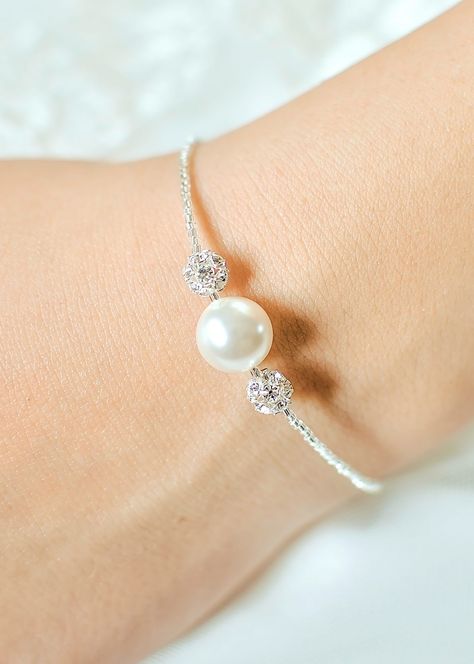 Handmade Pearl Jewelry, Jewellery Pearl, Bridal Bracelet Pearl, Art Jewelry Design, Pearl Necklace Designs, Bracelet Pearl, Indian Jewellery Design Earrings, Ivory Bridal, Bracelet Crystal