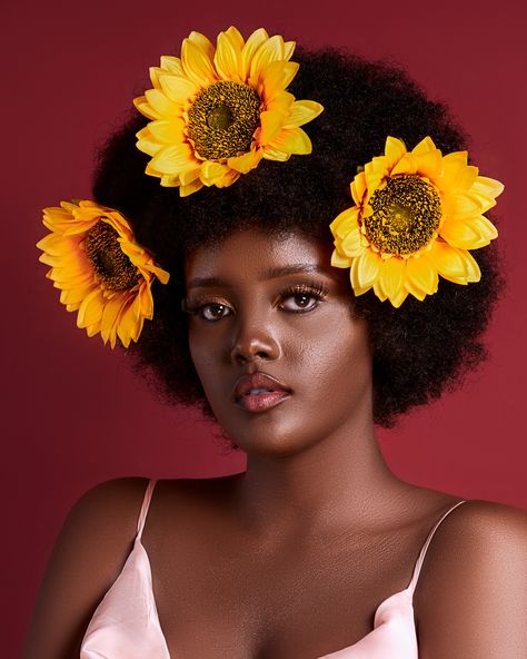 Poc Models, Sunflowers Photography, Sunflower Shoot, African Portraits Art, Afro Hair Art, Yellow Backdrop, Girls Portrait, Portrait Nature, Inspiration Photoshoot