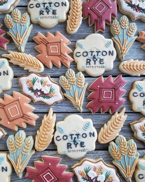 K e n t K r e a t i o n s on Instagram: “Calling all ladies at @wesatradeshow! Go pay @cottonandryeoutfitters a visit, and grab a KK treat! 🖤 • • • • #KentKreations #EdibleArt…” Aztec Cookies, K R, Cookie Ideas, Fun Cookies, Edible Art, Decorated Cookies, Cookie Decorating, Sugar Cookies, 1st Birthday