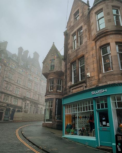 Foggy Edinburgh, Edinburgh Photography, Evening Eye Makeup, England Photography, The Fog, On My Way, Pretty Places, The Gym, My Way