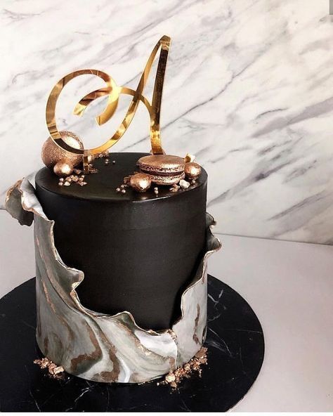 Cake Brownie, Birthday Cake For Him, Black Wedding Cakes, Railings Outdoor, Elegant Birthday Cakes, Birthday Cakes For Men, Beautiful Birthday Cakes, Pretty Birthday Cakes, Cakes For Men