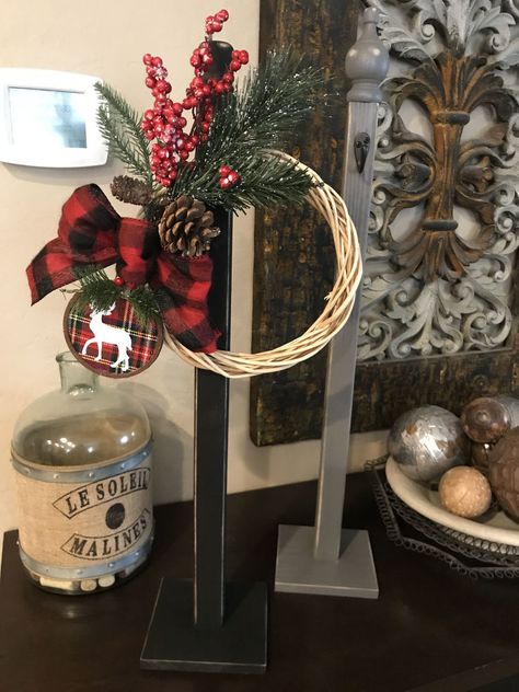 How to Build a DIY Holiday Wreath Stand Diy Resin Tray, Make Step By Step, Wreath Holder, Wreath Stand, Make Your Own Wreath, Wooden Wreath, Deco Mesh Christmas Wreaths, Wooden Wreaths, Christmas Wreaths To Make